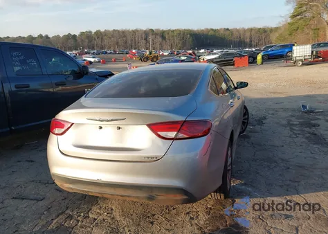 2016 Chrysler 200 Lx z USA, uszkodzony, nr VIN 1C3CCCFB6GN171495